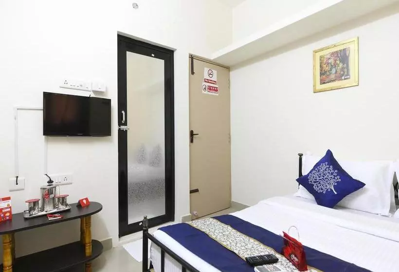 ホテル Oyo 3860 Apartment Jls Gruha