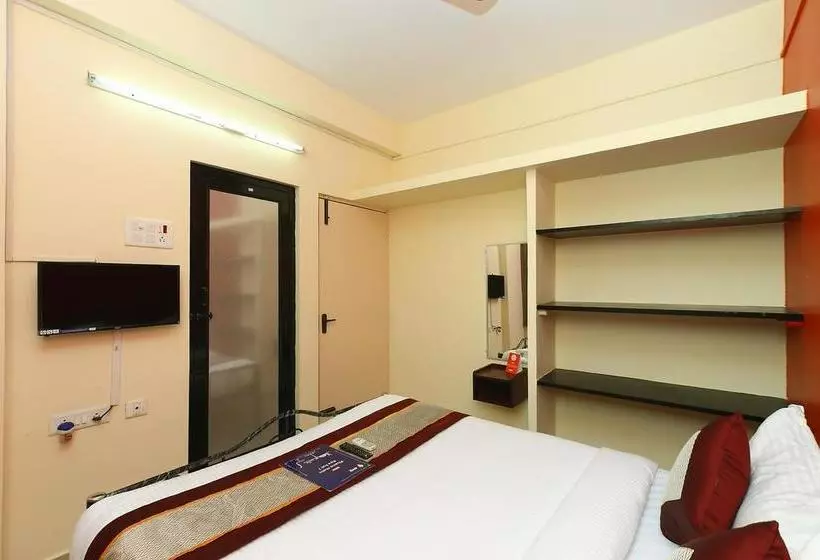 ホテル Oyo 3860 Apartment Jls Gruha