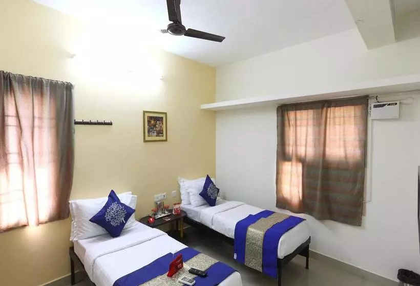 ホテル Oyo 3860 Apartment Jls Gruha