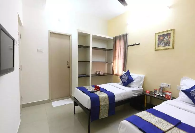 ホテル Oyo 3860 Apartment Jls Gruha