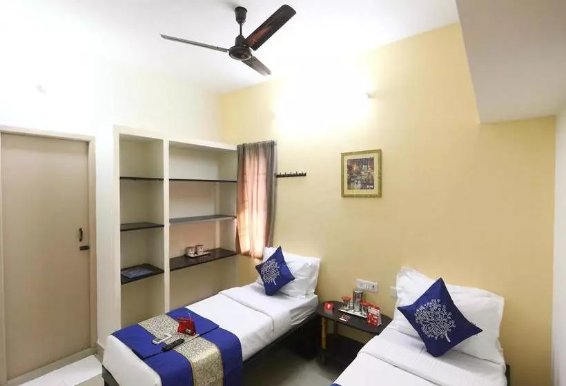 ホテル Oyo 3860 Apartment Jls Gruha