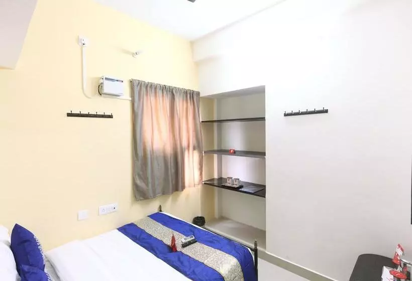 ホテル Oyo 3860 Apartment Jls Gruha