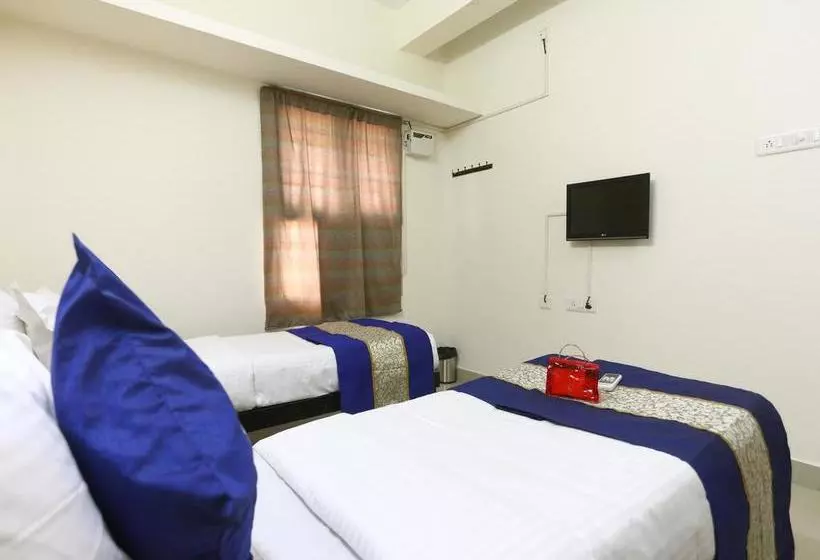 ホテル Oyo 3860 Apartment Jls Gruha