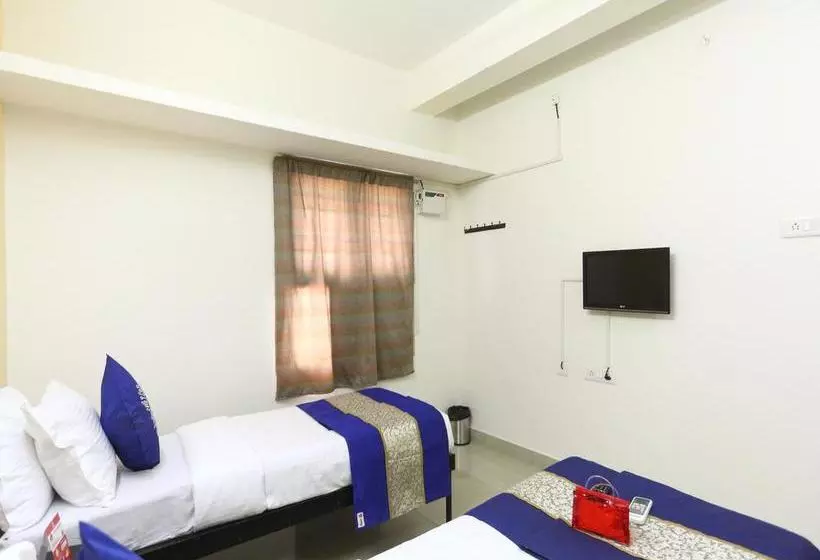 ホテル Oyo 3860 Apartment Jls Gruha