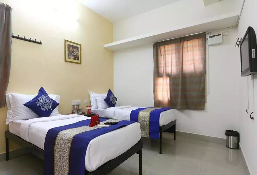 ホテル Oyo 3860 Apartment Jls Gruha