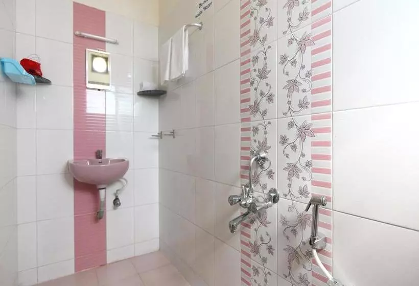 ホテル Oyo 3860 Apartment Jls Gruha