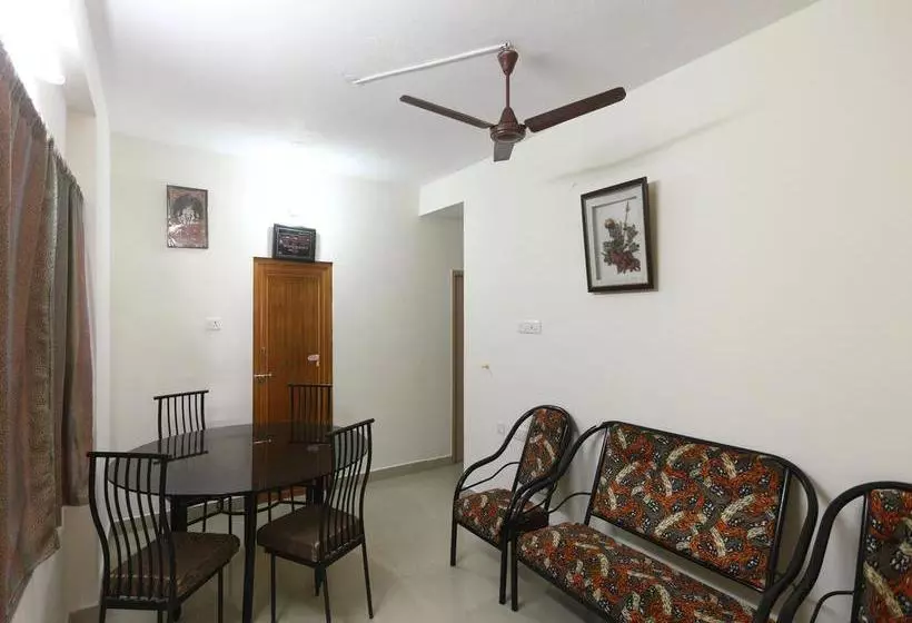 ホテル Oyo 3860 Apartment Jls Gruha