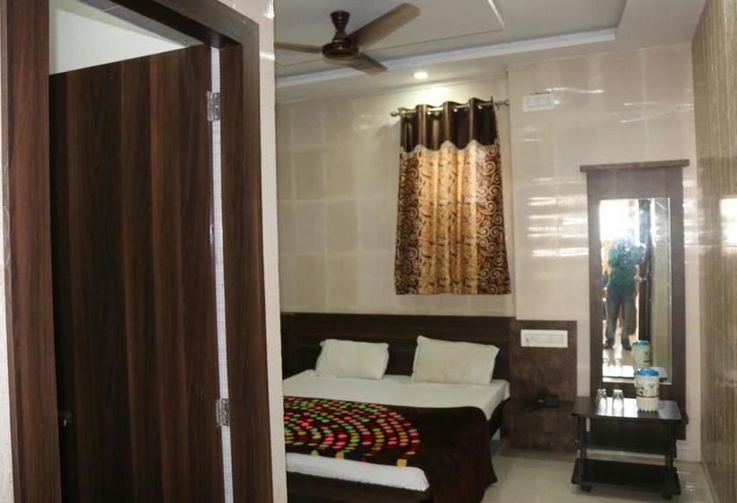 בית מלון כפרי Shree Nath