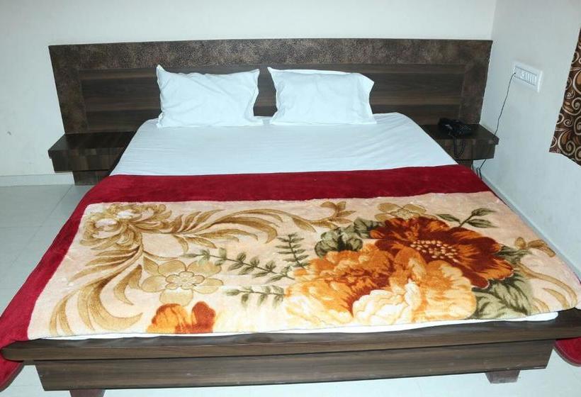 בית מלון כפרי Shree Nath