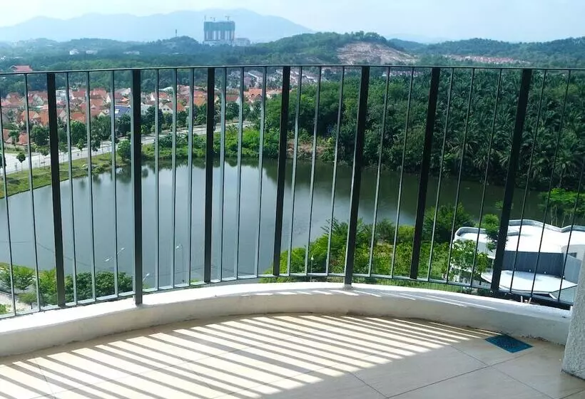 Hotelli Sri Beverly Hills Near Klia & Klia2 & F1
