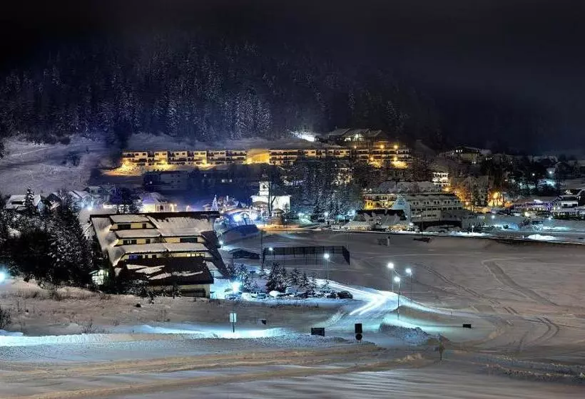 Hotelli Villa Gloria Rooms & Apartments