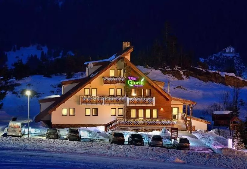 Hotelli Villa Gloria Rooms & Apartments