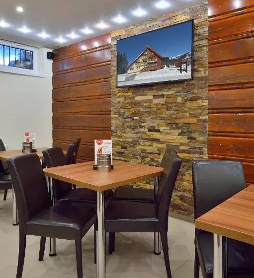 Hotelli Villa Gloria Rooms & Apartments