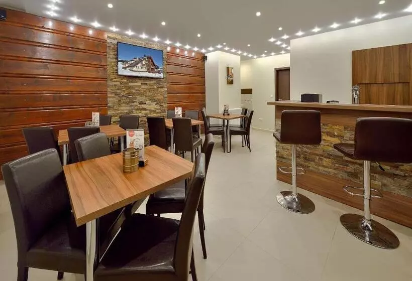 Hotelli Villa Gloria Rooms & Apartments