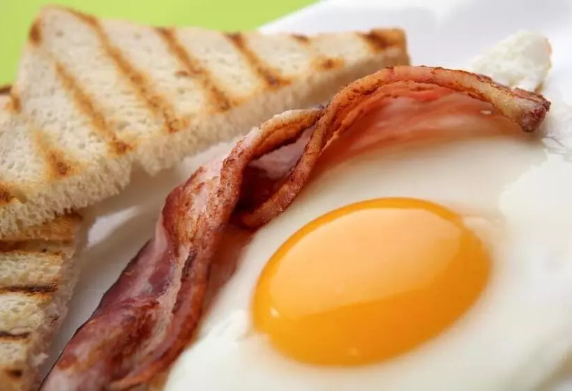 Hotelli Villa Gloria Rooms & Apartments