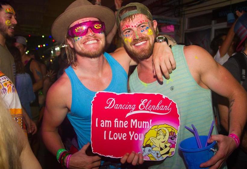 Dancing Elephant Beach Club   Hostel