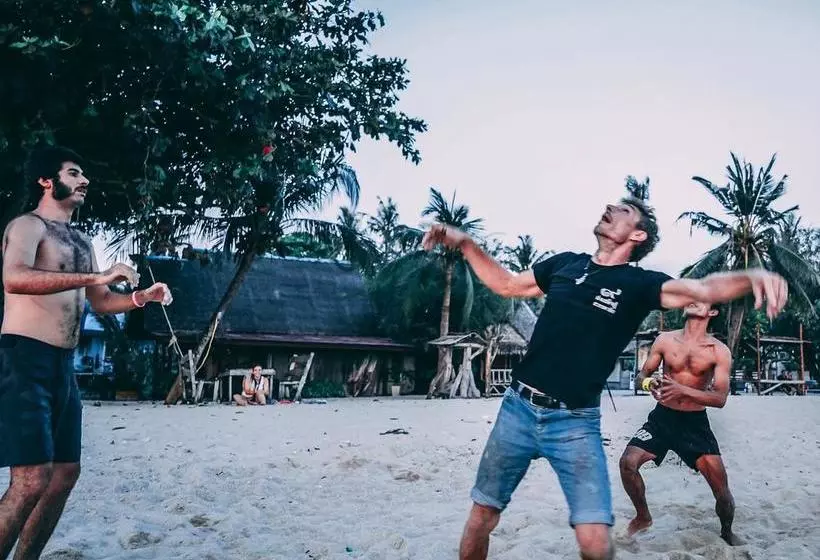 Dancing Elephant Beach Club   Hostel
