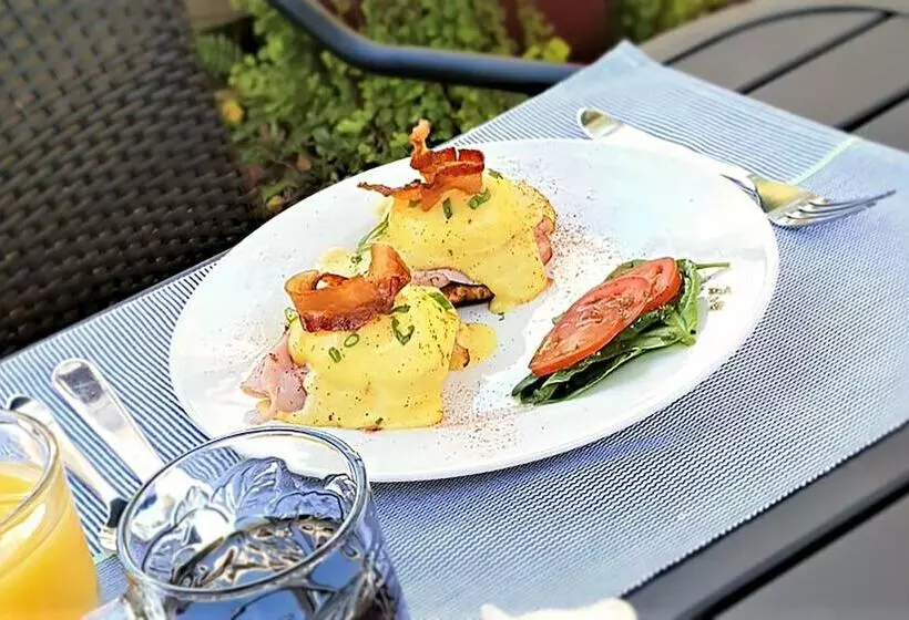 تختخواب و صبحانه 44 Spanish Street Inn   Adults Only
