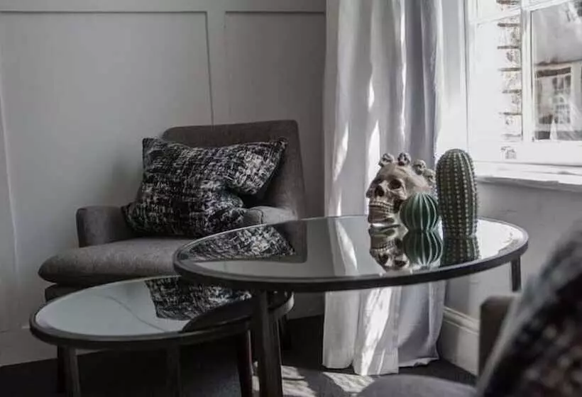 ベッドアンドブレックファースト Whitehouse Rye