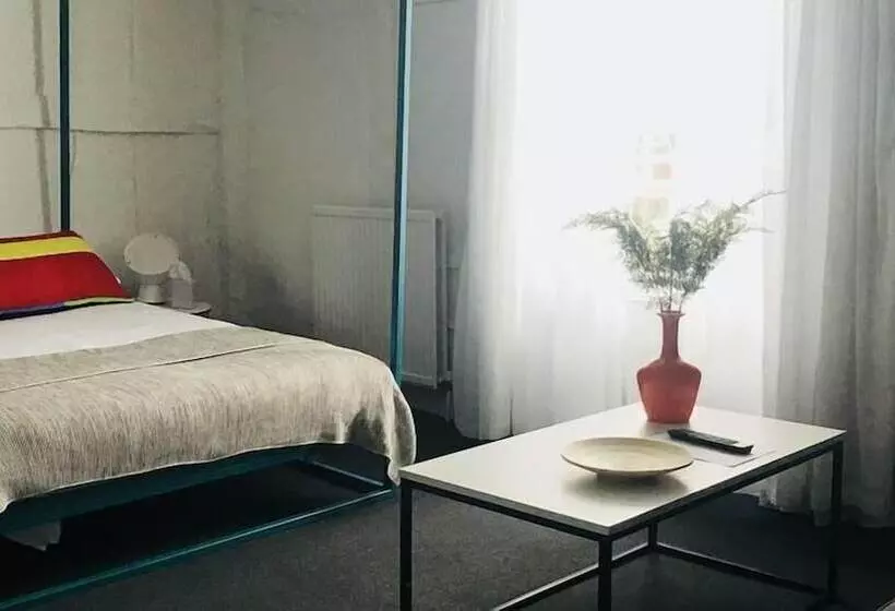 ベッドアンドブレックファースト Whitehouse Rye