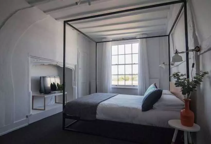 ベッドアンドブレックファースト Whitehouse Rye