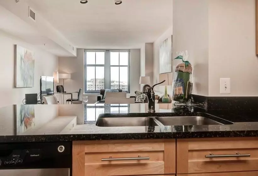 Global Luxury Suites In Downtown Bethesda