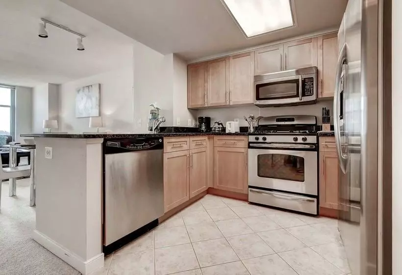 Global Luxury Suites In Downtown Bethesda