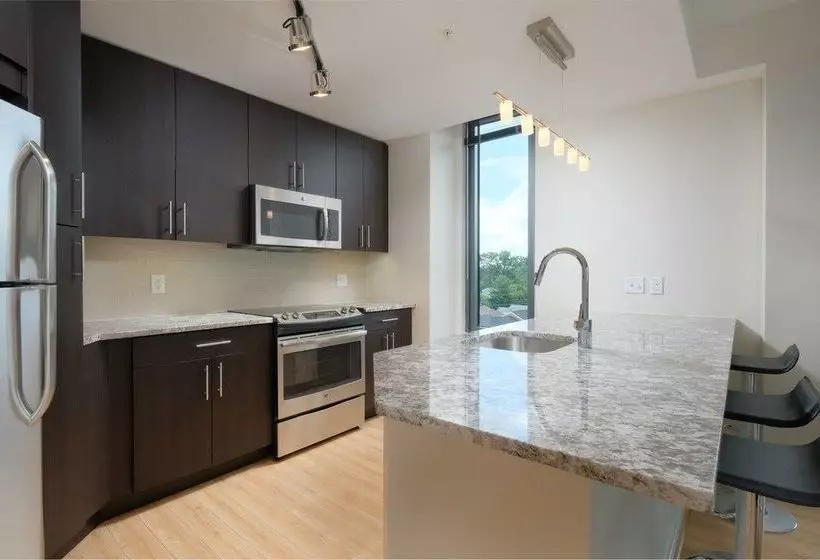 Global Luxury Suites In Downtown Bethesda