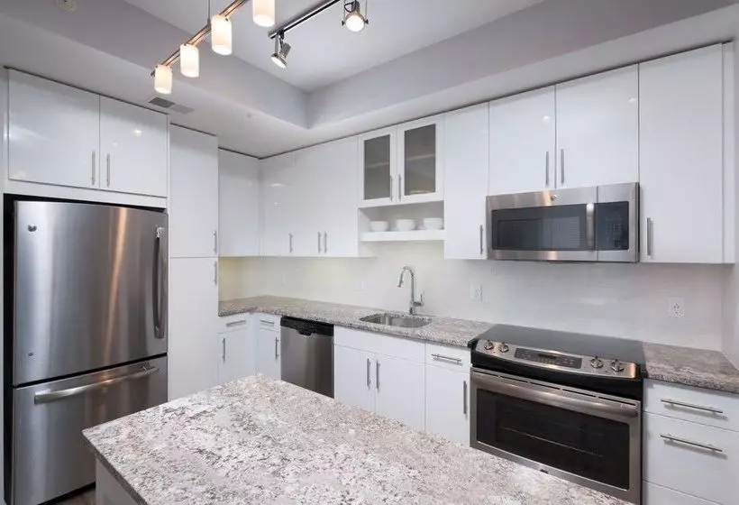 Global Luxury Suites In Downtown Bethesda