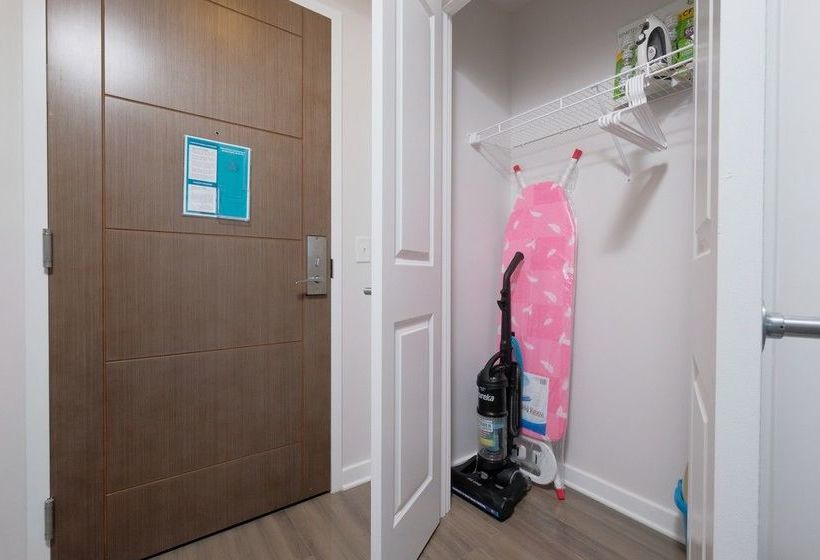 Global Luxury Suites In Downtown Bethesda