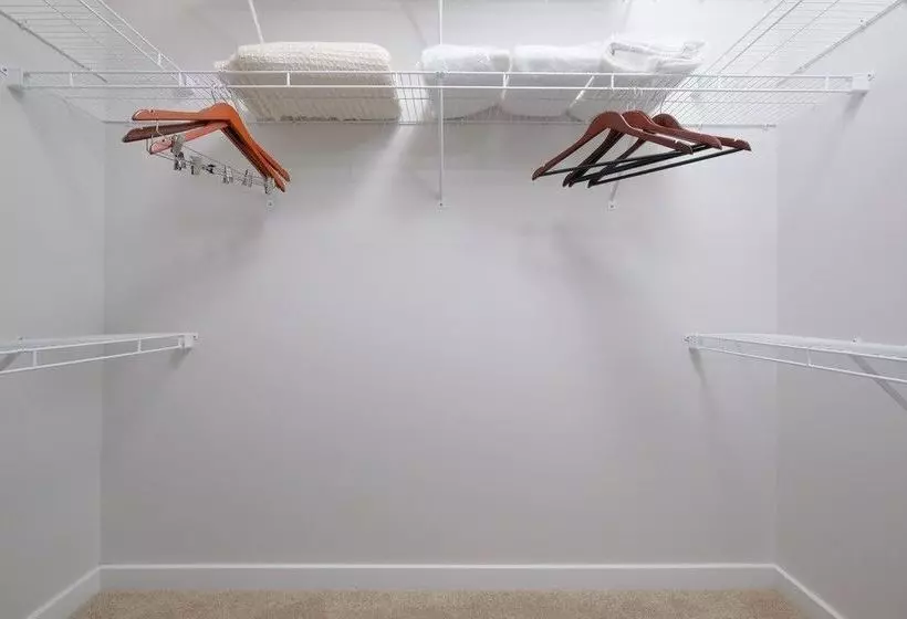 Global Luxury Suites In Downtown Bethesda