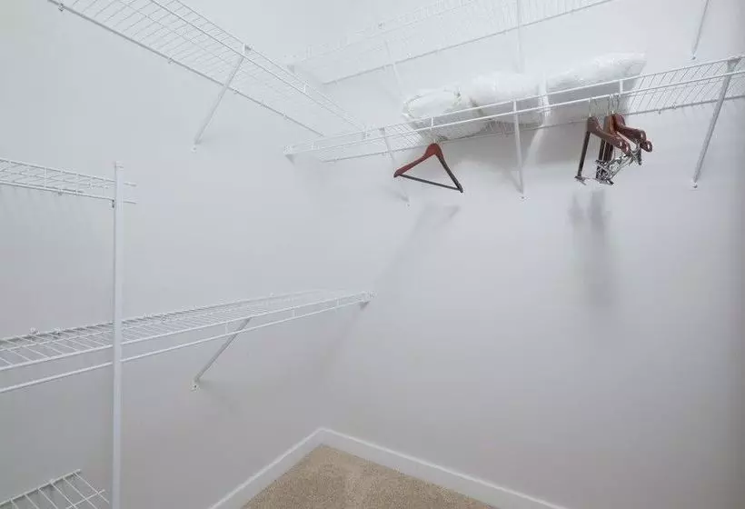 Global Luxury Suites In Downtown Bethesda