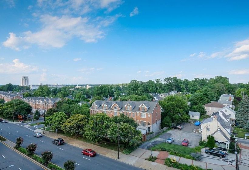 Global Luxury Suites In Downtown Bethesda