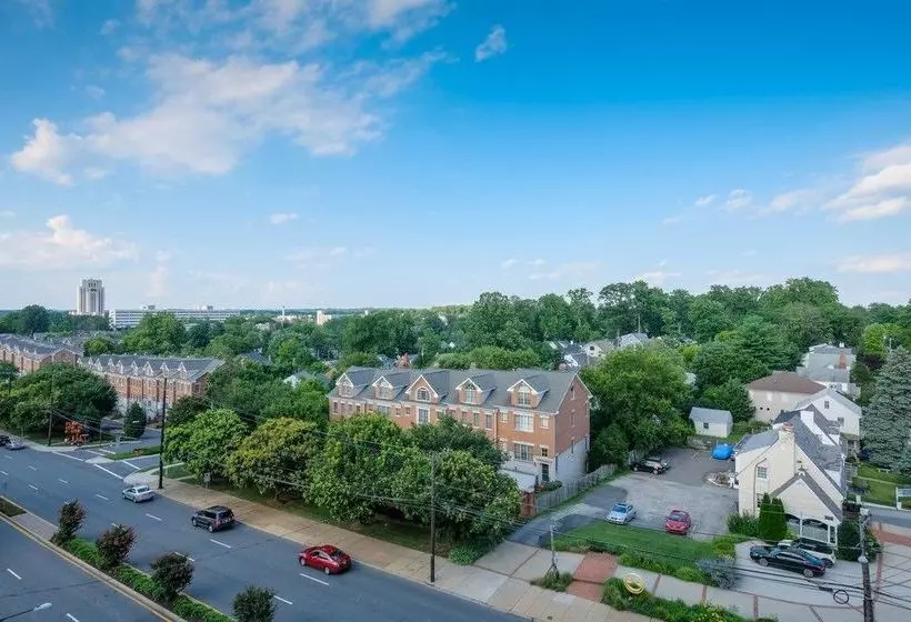 Global Luxury Suites In Downtown Bethesda