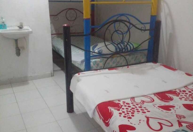 Casa Amarilla Hostel Cali
