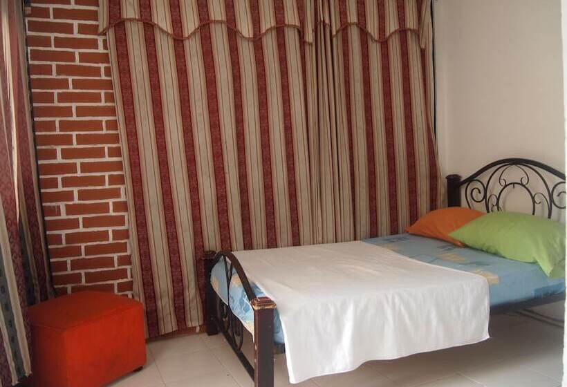 Casa Amarilla Hostel Cali