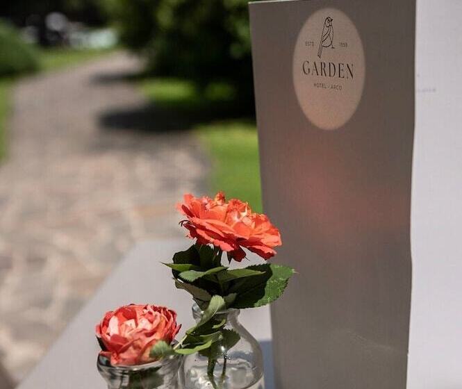 هتل Garden Arco