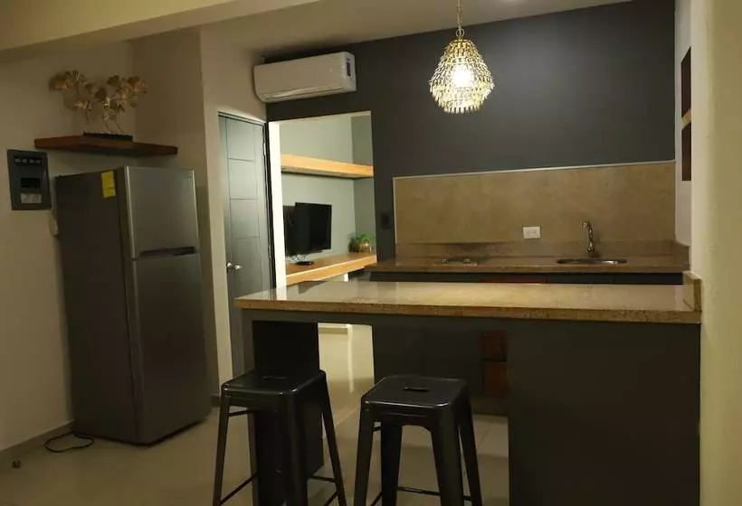 ホテル Homesuites Zaragoza