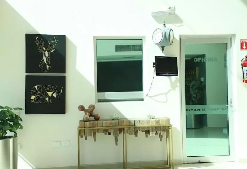 ホテル Homesuites Zaragoza