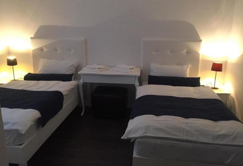 هتل International