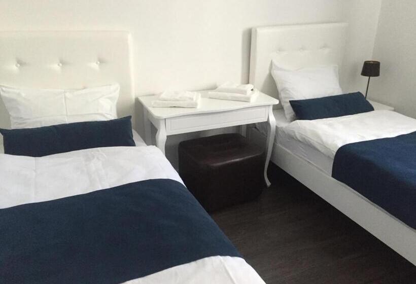 هتل International