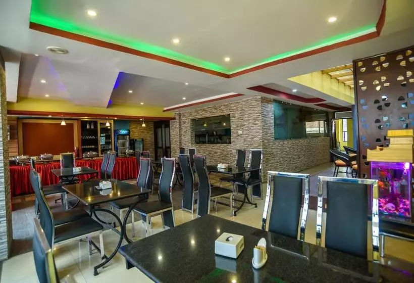 هتل Oyo 105  Travel Inn