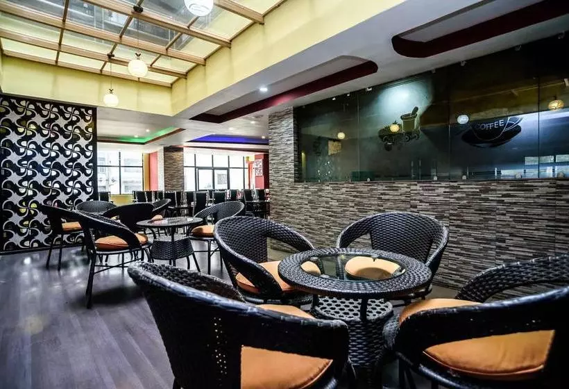 هتل Oyo 105  Travel Inn