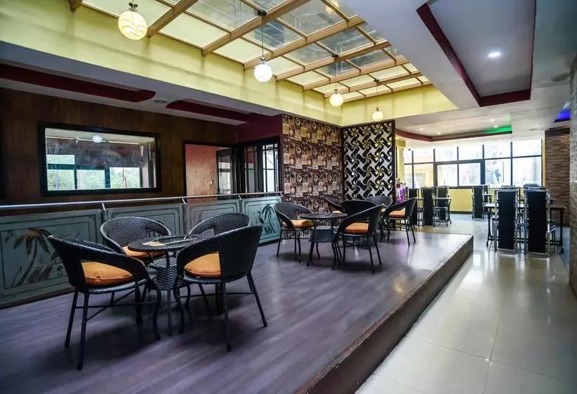 هتل Oyo 105  Travel Inn