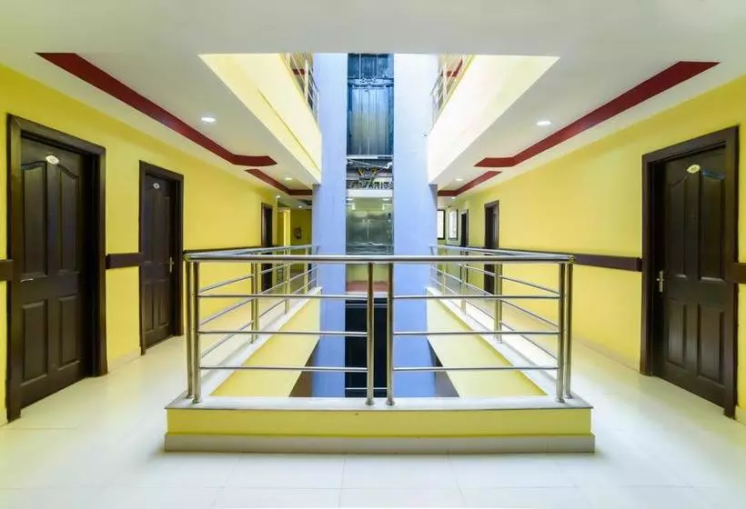 هتل Oyo 105  Travel Inn