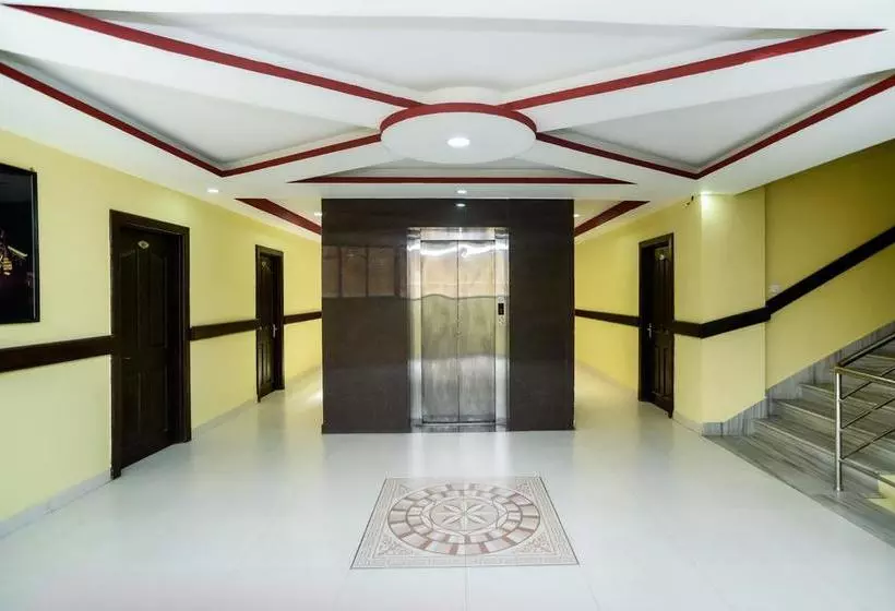 هتل Oyo 105  Travel Inn