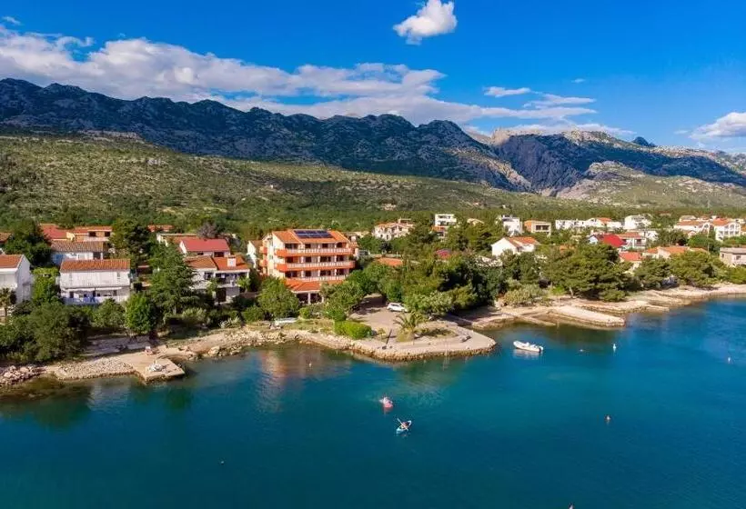 Hotelli Pansion Kiko