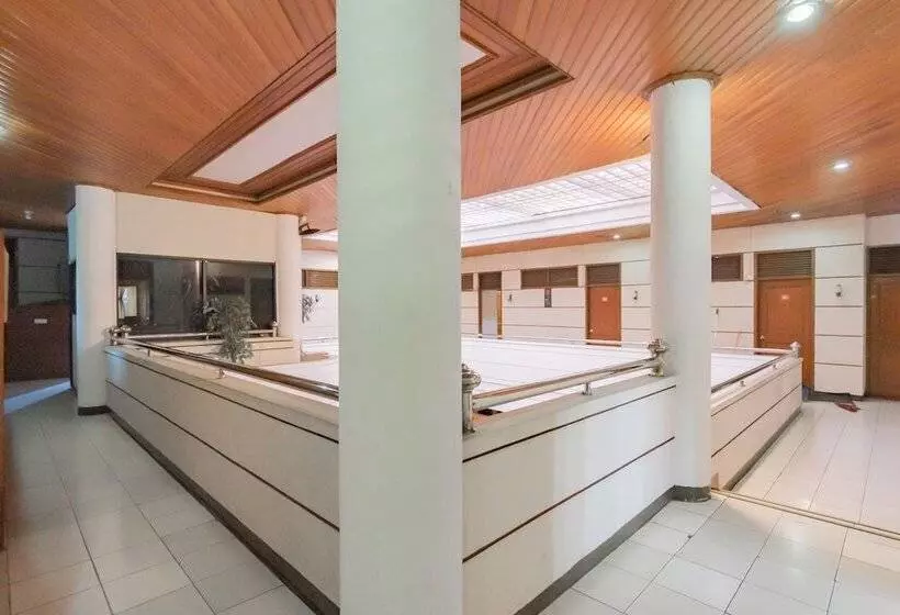 Hotel Reddoorz Plus @ Sukamulya Pasteur 2