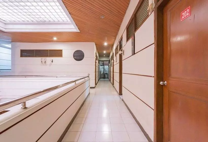 Hotel Reddoorz Plus @ Sukamulya Pasteur 2