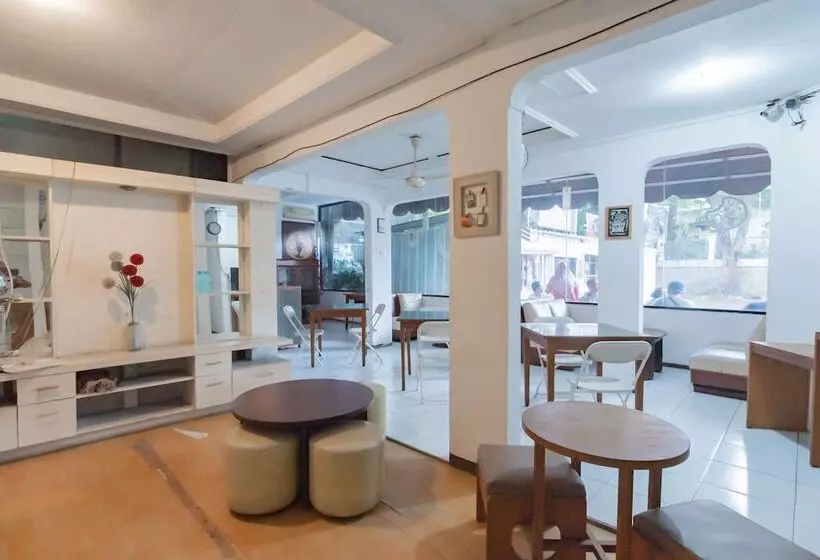 Hotel Reddoorz Plus @ Sukamulya Pasteur 2